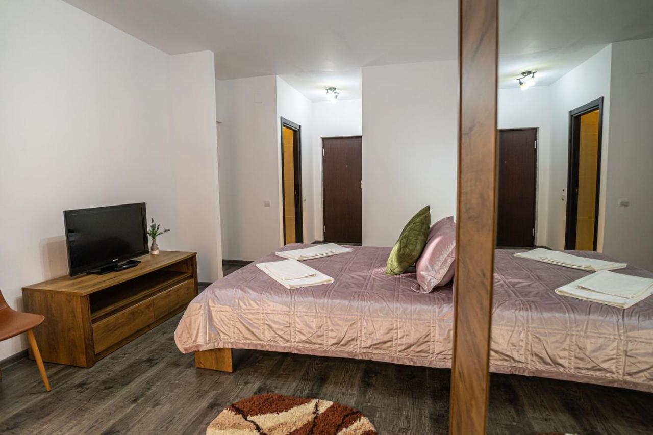 Seasons Primab Studio Brasov Luaran gambar