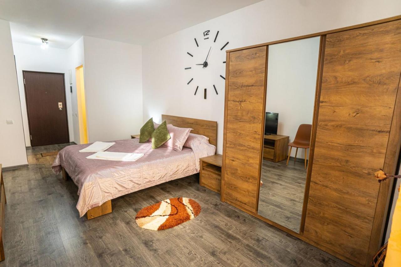 Seasons Primab Studio Brasov Luaran gambar